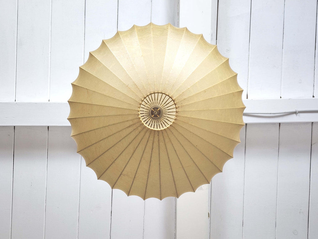 Round UFO Saucer Cocoon Resin Hanging Lamp (43 cm) | Italian Midcentury Modern | 1960s